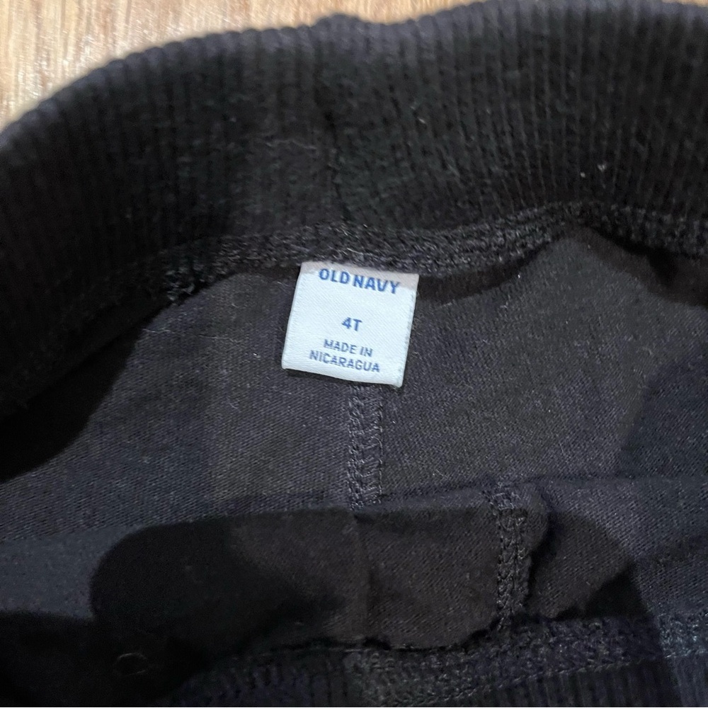 [3 for $15] OLD NAVY Black Cotton Shorts (4T) - Picture 3 of 4